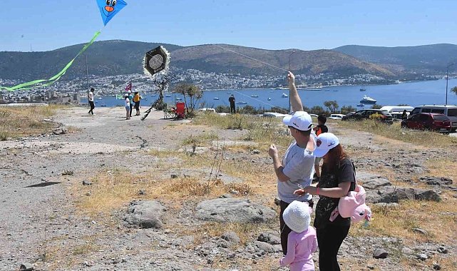 Bodrum'da renkli uçurtma festivali