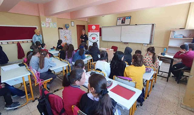 Boğaziçili öğrencilere ilk yardım eğitimi