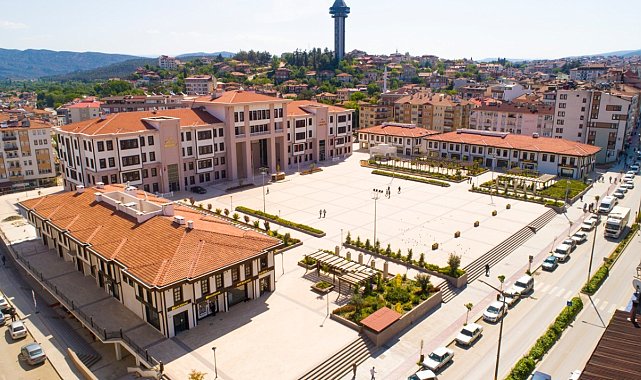 Boyabat yeni meydanıyla &#039;şehir kimliğini&#039; yeniden kazandı