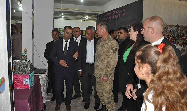 Bulanık'ta "Elmakaya'da Sanat Var" resim sergisi