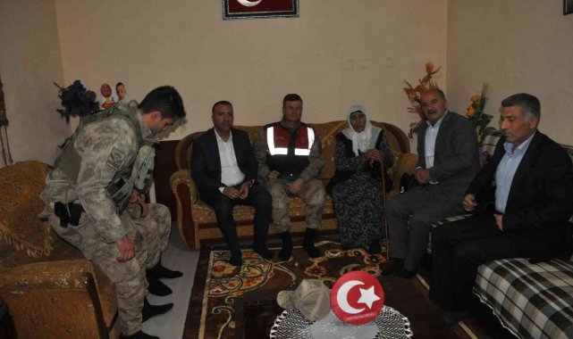 Bulanık'ta şehit ailelerine bayram ziyareti