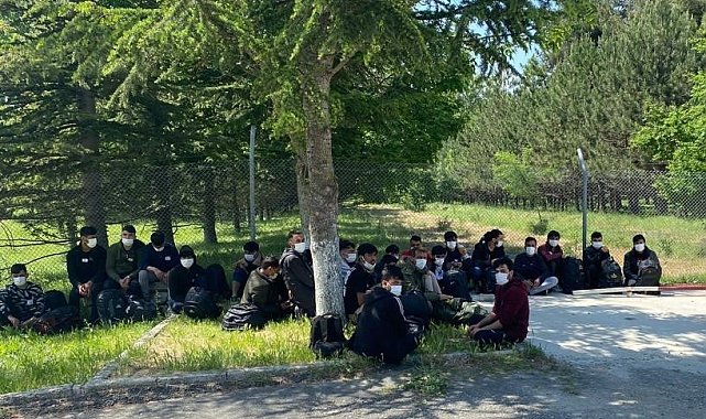 Bulgar polisi tarafından darp edilip Türkiye&#039;ye itilen 27 kaçak göçmen yakalandı