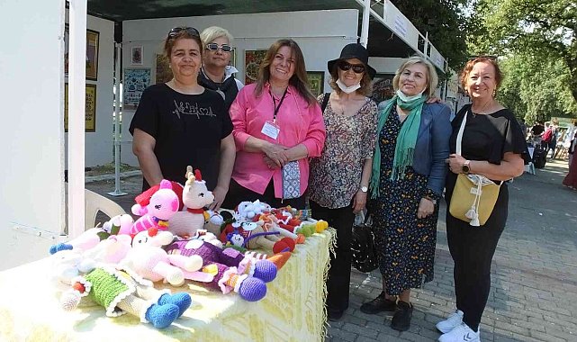 Burhaniye&#039;de örme bebekler ekmek kapısı oldu