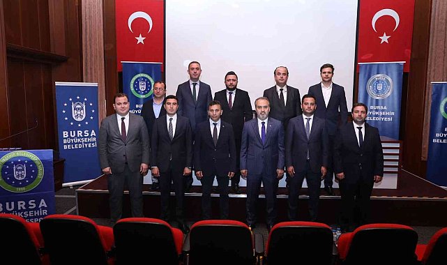 Bursa Büyükşehir Belediyespor Kulübü&#039;nde Gökhan Dinçer güven tazeledi