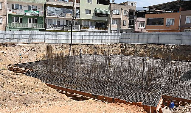 Bursa'da Altıkurnalar Camii için ilk harç