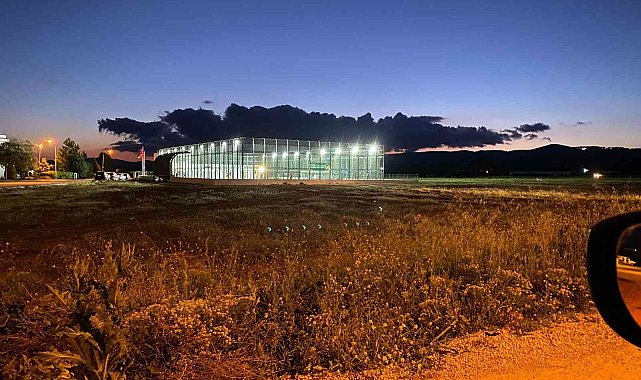 Bursa'da bulutlardan timsah silueti