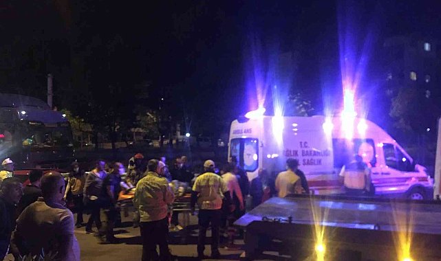 Bursa'da sıkışmalı kaza: 3 yaralı