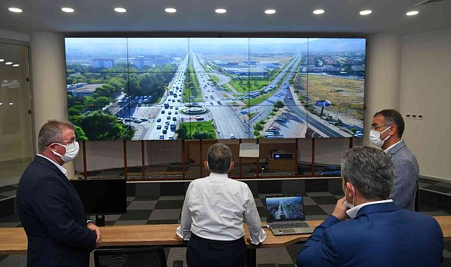 Büyükşehir'e akıllı trafik ve sağlıkta tam not