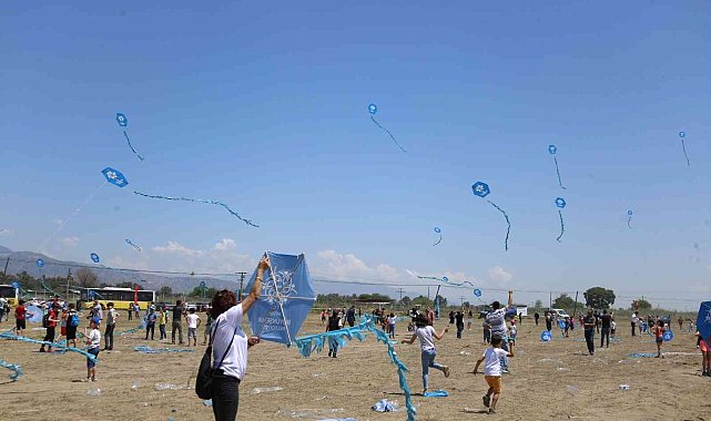 Büyükşehir&#039;in Uçurtma Şenliği&#039;nde çocuklar doyasıya eğlendi