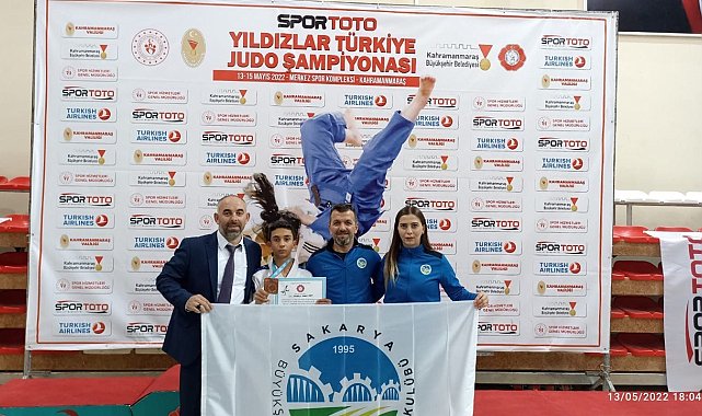 Büyükşehirli sporcular şehrimizi gururlandırıyor