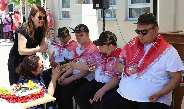 Çan'da özel öğrencilere asker kınası yakıldı