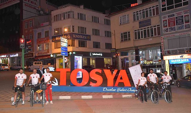 Çanakkale'den Samsun'a şehit toprağı taşıyan bisikletliler Kastamonu'ya ulaştı