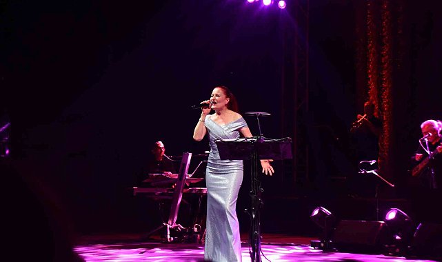 Candan Erçetin&#039;den Bursalılara muhteşem bir gece