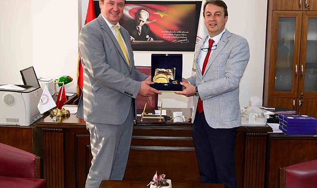 Castrop Rauxel Belediye Başkanı ve Heyetinden ZBEÜ'ye ziyaret