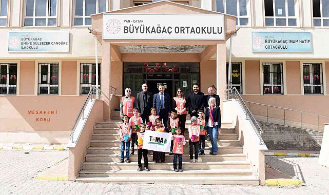 Çatak'ta minik gönüllüler tohum ekip üyelik kartlarını aldı