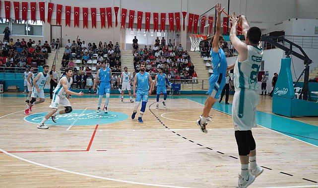Çayırova Belediyesi Basketbol Takımı rakibini farklı yendi