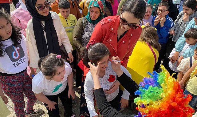 Çekmeköy&#039;de engelli bireyler &#039;Engelsiz Yaşam Festivali&#039;nde gönüllerince eğlendiler