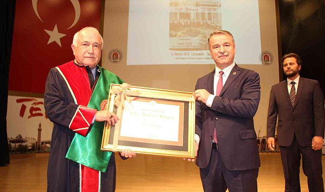 Cemil Çiçek: "Toplumumuzda tenkit çok, takdir az"