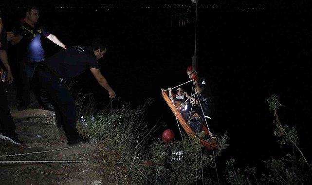 Cep telefonuyla konuşurken 50 metrelik uçurumdan düştü