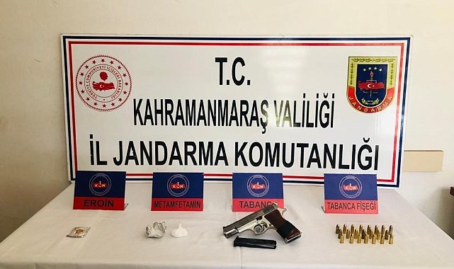 Cezaevine ziyarete gelen şahsın otomobilinden silah ve uyuşturucu çıktı