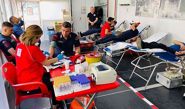 Cide'de jandarmadan kan bağışı