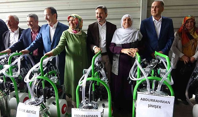 Çiftçilere süt sağma makinesi dağıtıldı