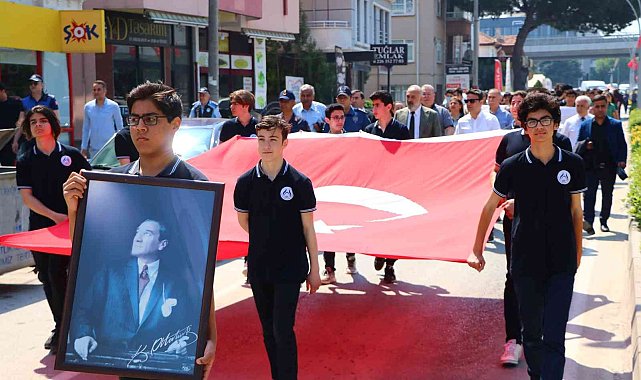 Çiftlikköy'de Gençlik Yürüyüşü yapıldı