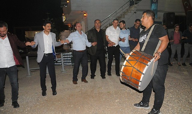 Cizre'de sağlık çalışanları halay çekip stres attı