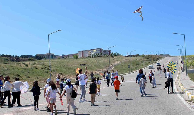 ÇOMÜ&#039;de uçurtma şenliği