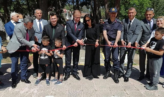 Çorlu&#039;da Kadın Giysileri Dikim Kursu Sergisi açıldı