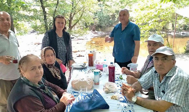 Çorumlular Edremit' teki piknikte hasret giderdi