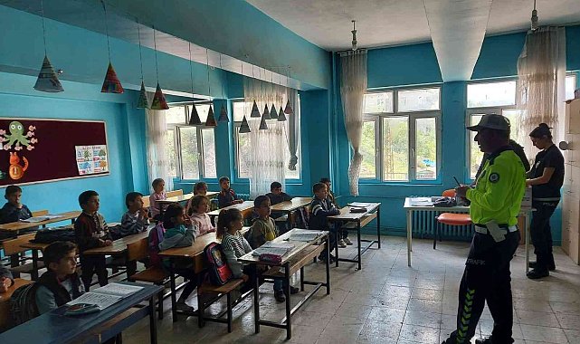 Çukurca da öğrencilere trafik kuralları eğitimi verildi
