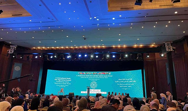 Cumhurbaşkanlığı Sözcüsü Kalın, 3. Uluslararası Model OIC Liseler Zirvesi'ne katıldı
