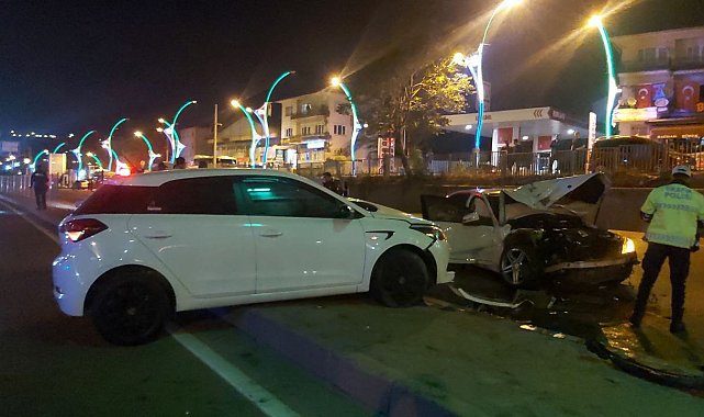 D-100'de üç araç birbirine girdi: 4 yaralı