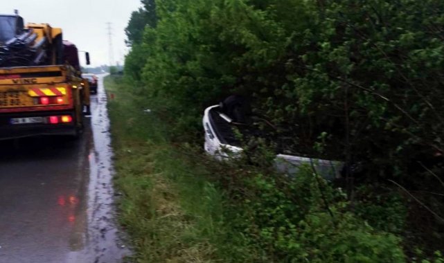 D140'da kontrolden çıkan araç şarampole yuvarlandı