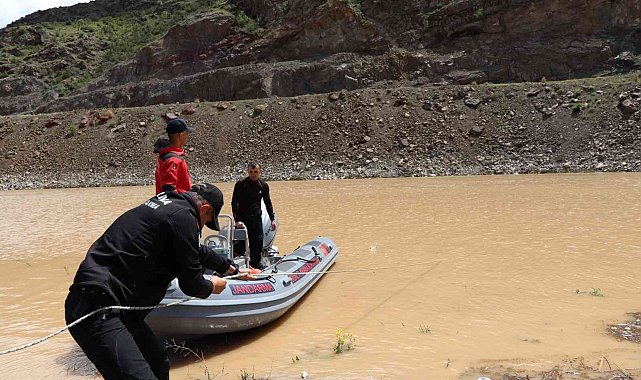 Dalgıçlar kaza sonrası kaybolan şahsı aramaya devam ediyor