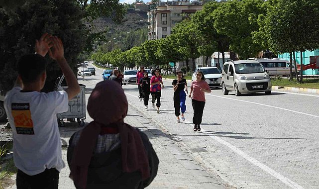 Darende'de öğrenciler madalya için ter döktü