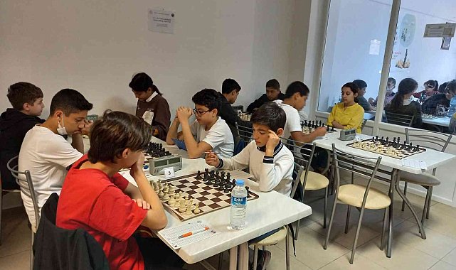 Datça'da öğrenciler satrançta şampiyonluk için mücadele ediyor