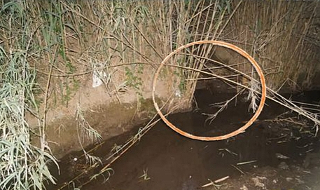 Dereye Pislik Akıyor