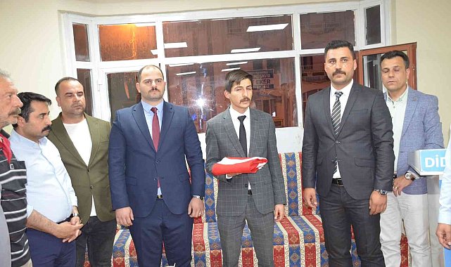 Didim Ülkü Ocakları'nda bayrak değişimi