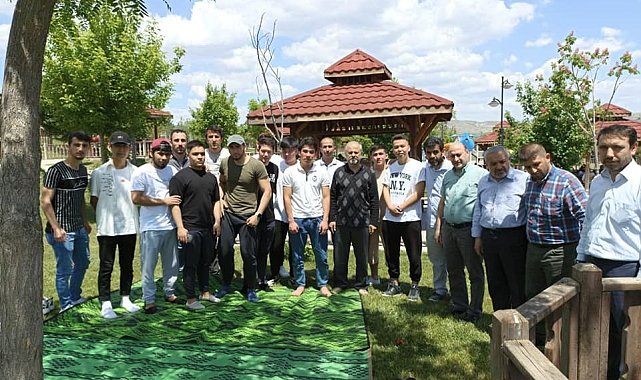 Din görevlileri öğrencileri piknikte buluşturdu