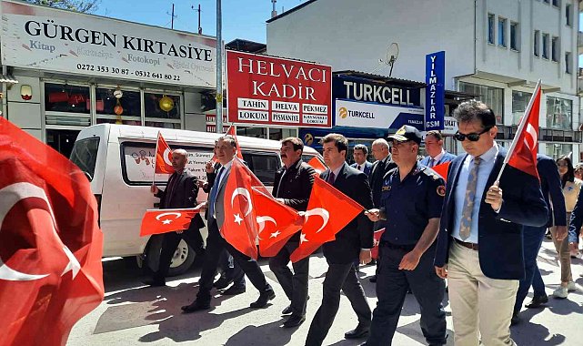 Dinar'da 'Gençlik Yürüyüşü'