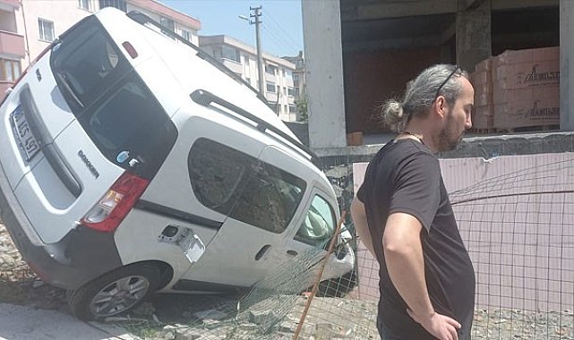 Direksiyon başında kalp krizi geçiren sürücü kaza yaptı