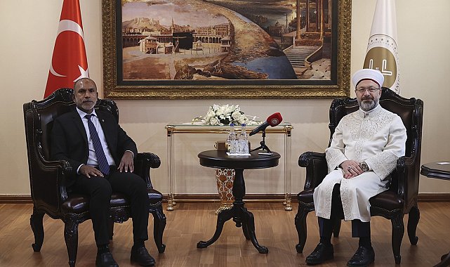 Diyanet İşleri Başkanı Erbaş, Maldivler İslam İşleri Bakanı Zahir'i kabul etti