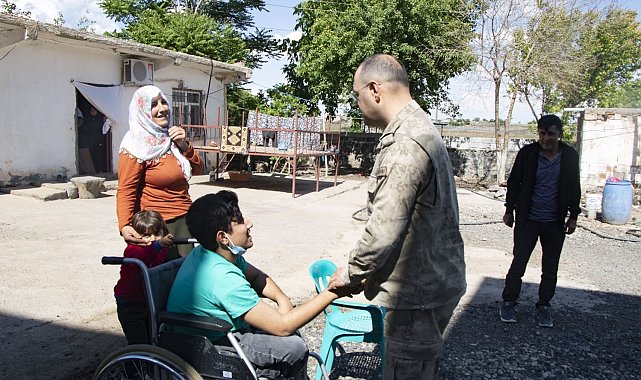 Diyarbakır İl Jandarma Komutanlığı ekipleri engellileri unutmadı