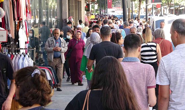 Diyarbakır İl Sağlık Müdürü Dr. Tekin: "Geldiğimiz süreçte 262 bin pozitif vakamız vardı. Şu anda 10'nun altındayız"