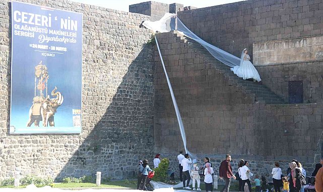 Diyarbakır'ın tarihi mekânlarını gelin duvağı sardı