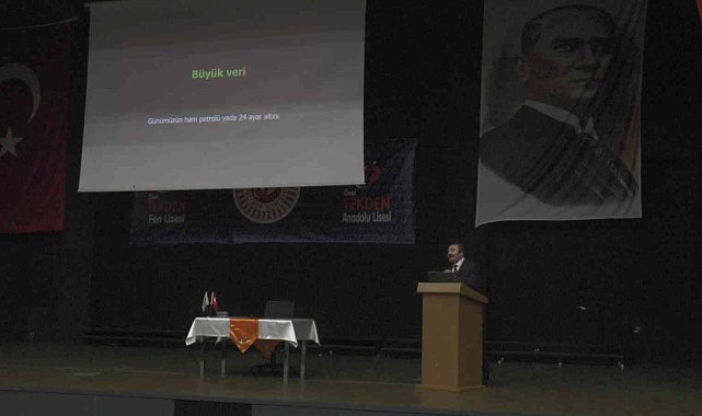 Doç. Dr. Mustafa Lale: "Teknolojiyi takip edemeyen toplumlar büyümede istedikleri noktaya gelemiyor"