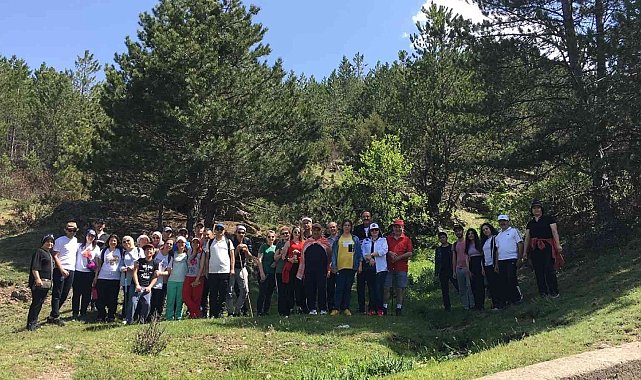 Doğa severler aileleri ile piknikte buluştu
