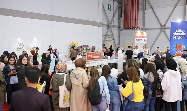 Doğu Anadolu Kitap Fuarı'nı bir haftada 1 milyon kişi gezdi